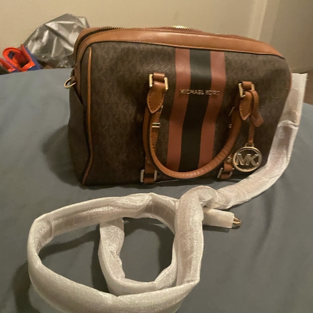 Purse - Picture 4 of 10